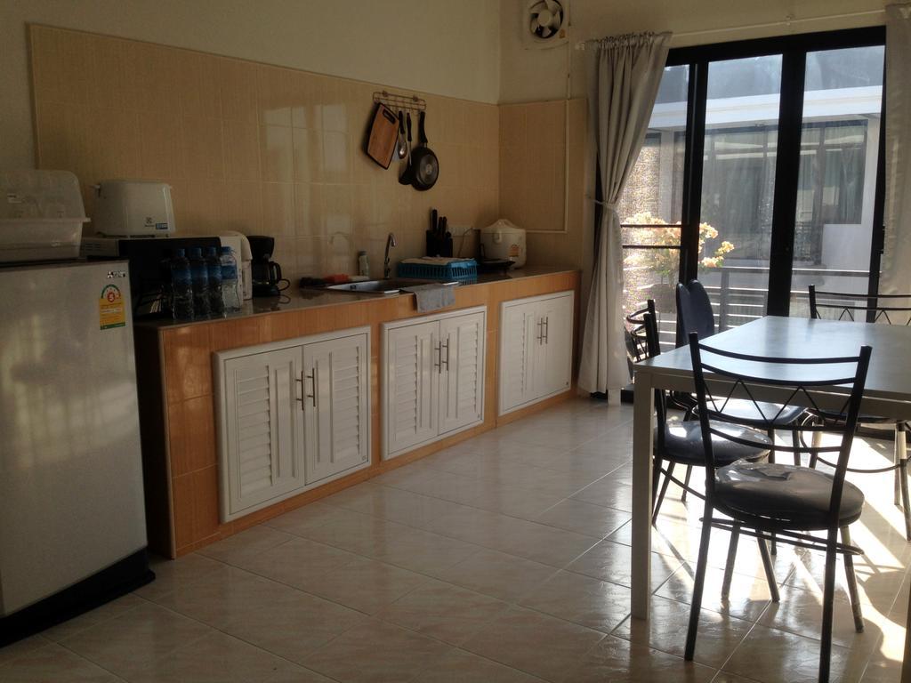 Rayong Sea View Apartment Ban Chak Phai Exterior foto