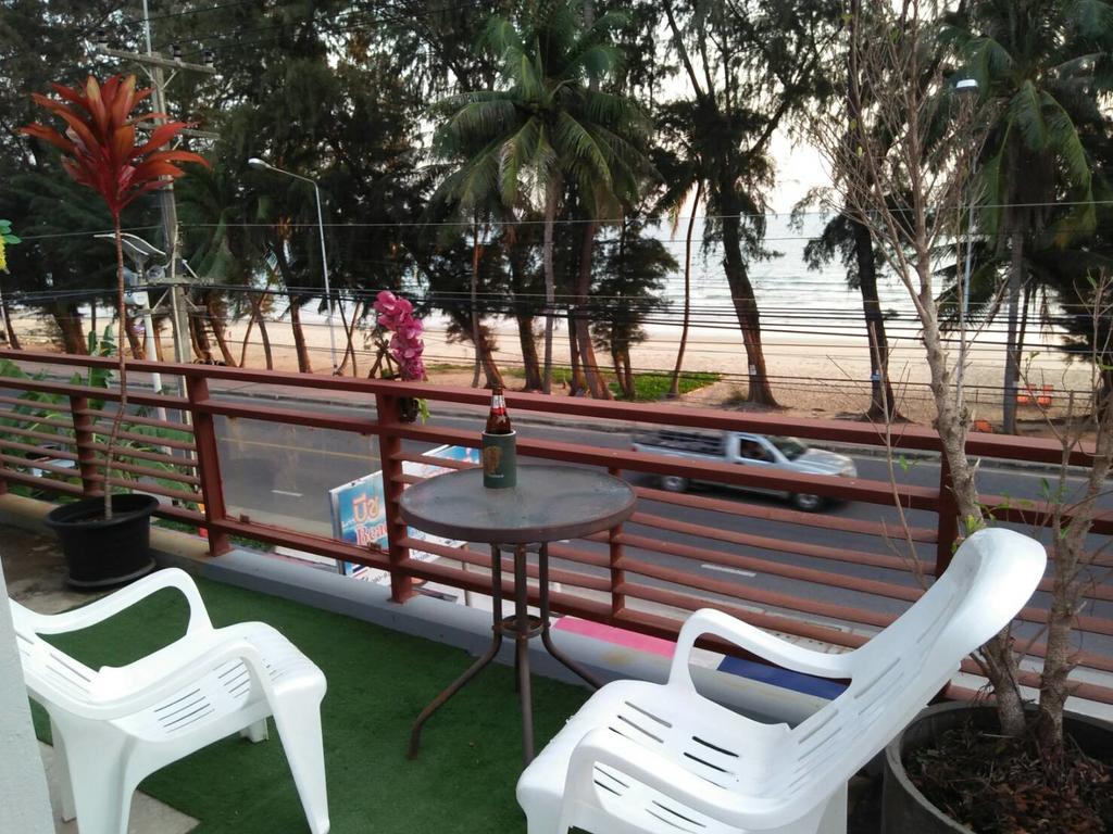 Rayong Sea View Apartment Ban Chak Phai Exterior foto