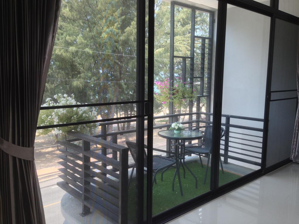 Rayong Sea View Apartment Ban Chak Phai Exterior foto